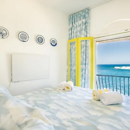 Romantic Town House W/seaview From The Bed Holiday home