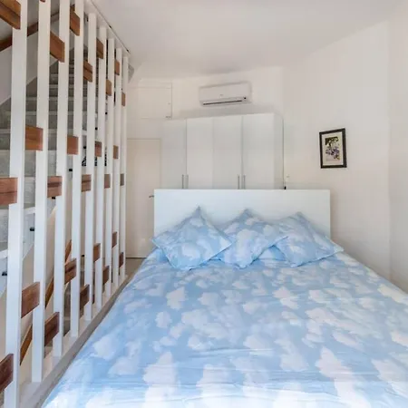 Holiday home Romantic Town House W/seaview From The Bed